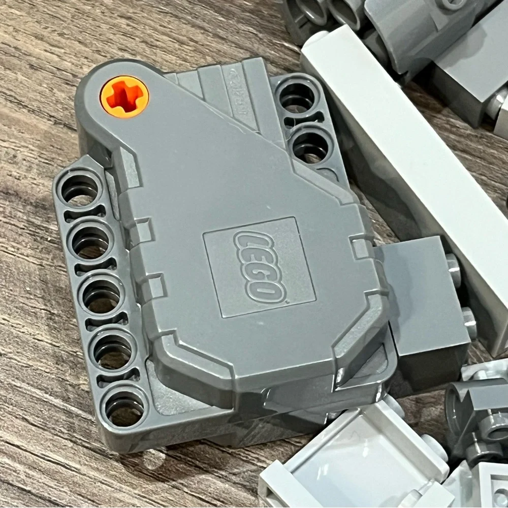 Lot Of Gray Lego Pieces From Various Sets 9.4 Ounces